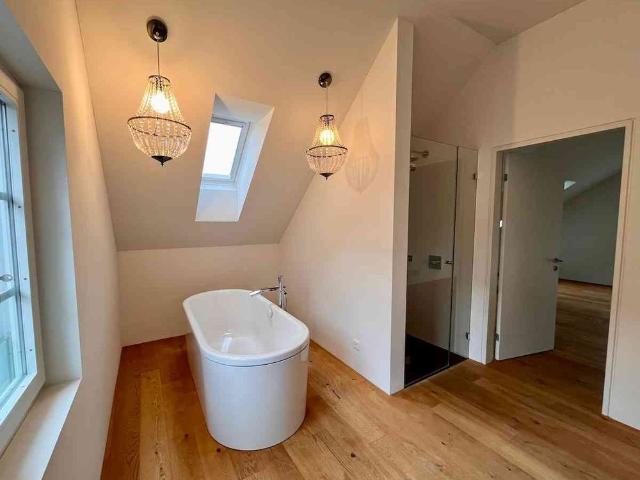 4.5 Zimmer, 169 m², 1. Stock