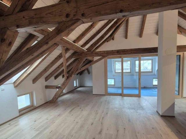 4.5 Zimmer, 170 m², 2. Stock