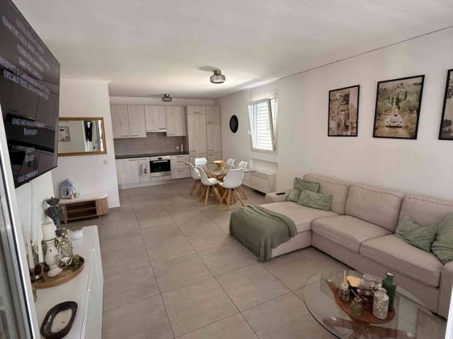 4.5 Zimmer, 110 m², 6. Stock