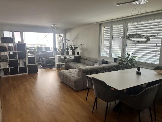 4.5 Zimmer, 118 m², 2. Stock
