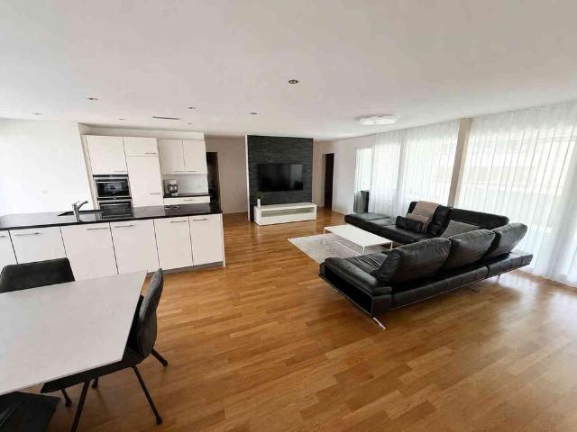 4.5 Zimmer, 125 m², 1. Stock
