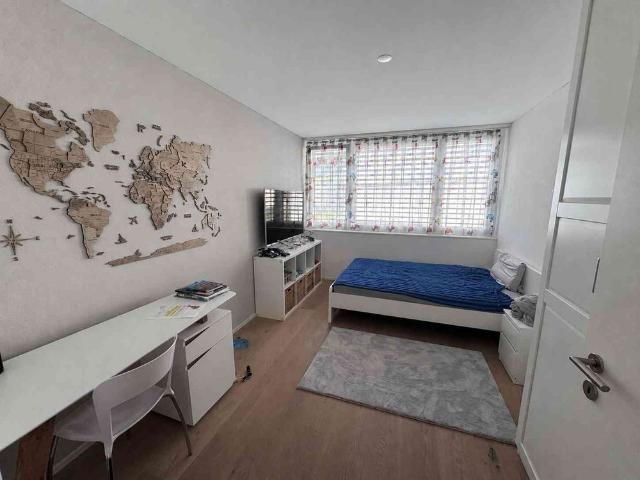 4.5 Zimmer, 126 m², 1. Stock