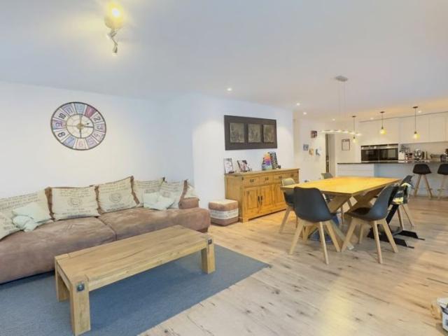 4.5 Zimmer, 130 m², EG
