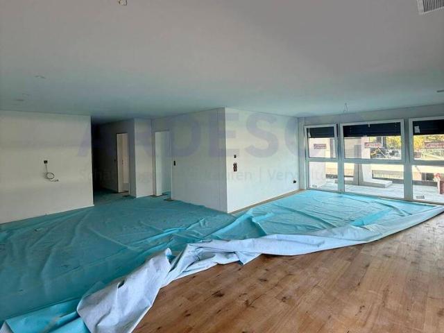 4.5 Zimmer, 132 m², 1. Stock