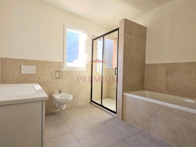 4.5 Zimmer, 135 m², 1. Stock