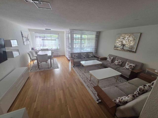 4.5 Zimmer, 96 m², 1. Stock