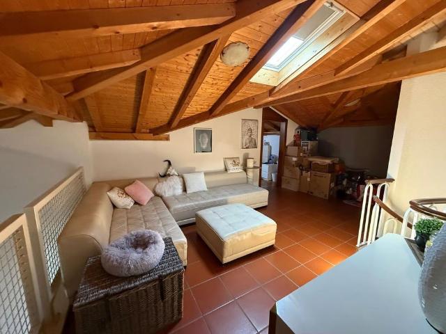 4.5 Zimmer, 90 m², 2. Stock