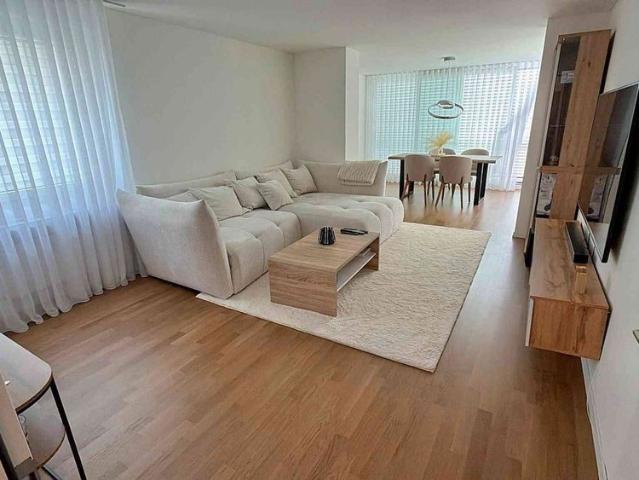 4.5 Zimmer, 92 m², 1. Stock
