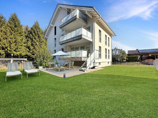 4.5 ZIMMERWOHNUNG MIT GARTEN, TERRASSE, BALKON UND 3 PARKPLÄTZEN
