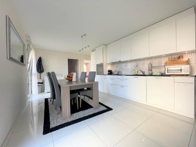 4.5 Zimmerwohnung mit Terrasse und Garten
