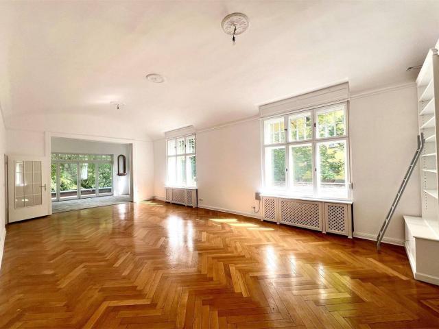 4.654, pro QM HERRSCHAFTLICHE 22 ZI. VILLA für 1 bis 5 Familien 435 qm Wfl. bezugsfrei