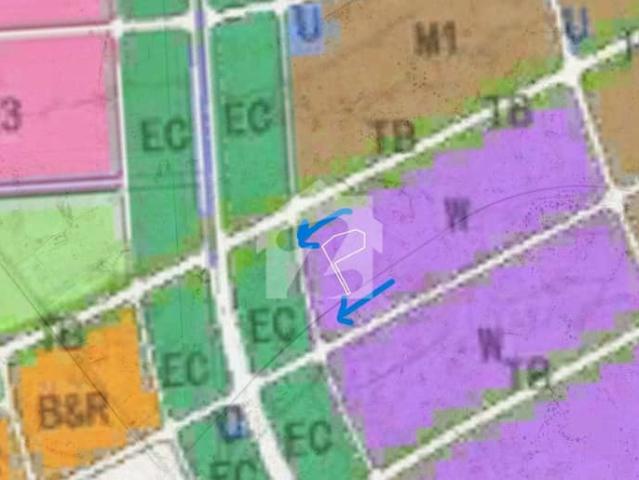 4.75 Acre Warehouse With Coastal Highway Front For Sale