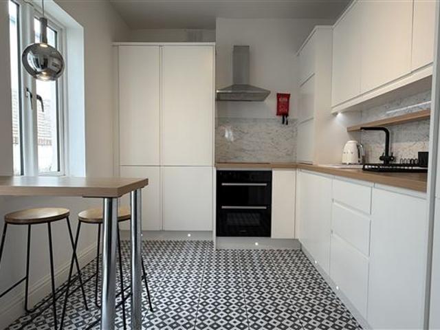 4,700 / month | Cherryfield Avenue Lower, Ranelagh, Dublin 6 Eoin O'Neill Property Advisers 5009 MyHome. Ie Lettings