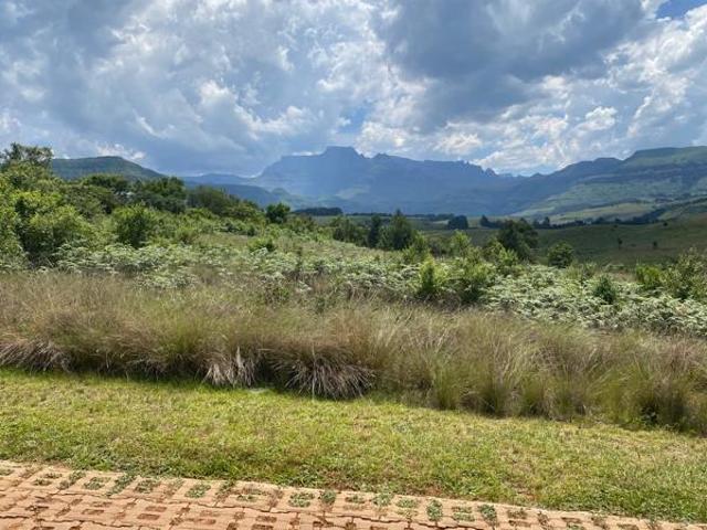 4 831 m² Land available in Cathkin Park