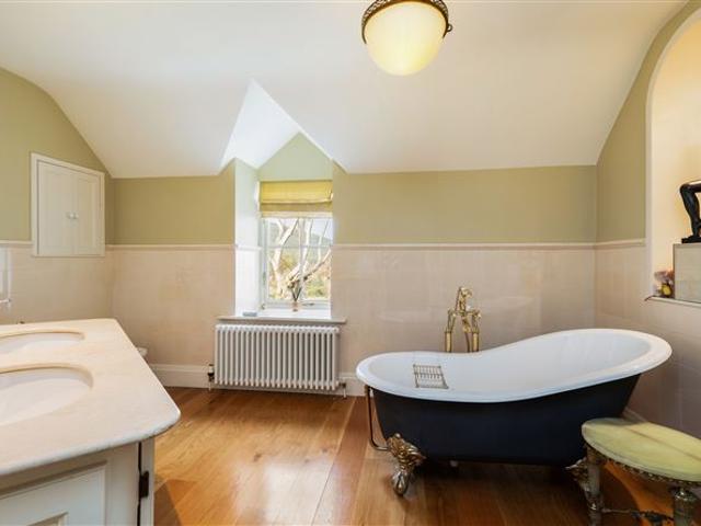 4,950,000 | Ballybetagh House, Kilternan, Dublin 18 Daphne Kaye and Associates 4990 MyHome. Ie Residential