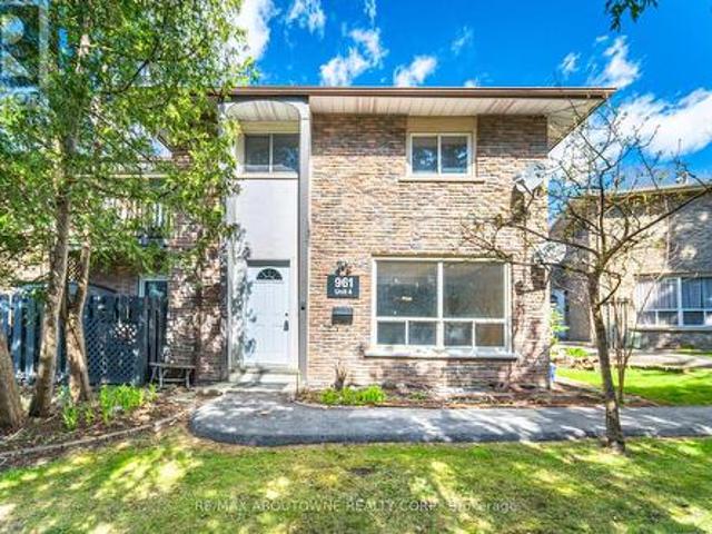 4 961 Francis Road, Burlington, ON, L7T 3Z1 townhouse for sale | Listing ID W12122 | Royal LePage