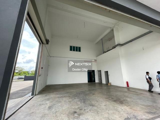 4bedroom 3bathroom 1386 sqf Freehold Facing Swimming pool Non Bumi lot Fully Furnished High Floor 1 Carpark Tenanted