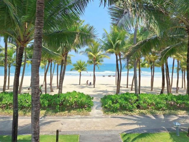 4BR PREMIER VILLAGE RESORT VILLA – STEPS TO THE BEACH