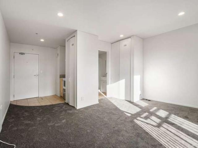 4D/10 Crown Lynn Place, New Lynn, Waitakere City