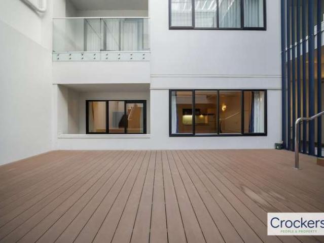 4F/11 Durham Lane, 10015, Auckland City