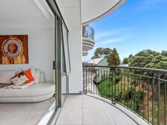 4J/118 Gladstone Road, Parnell, Auckland City