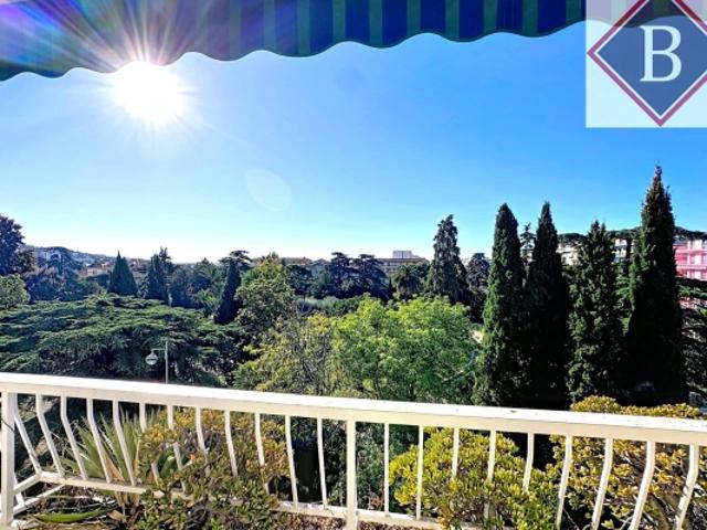 4P de 97 m² traversant en étage élevé avec terrasse SUD