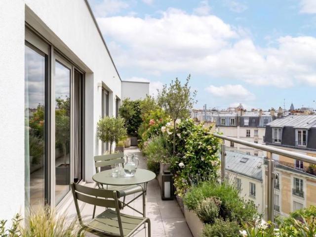 4P proche Gare + BALCON + PARKING