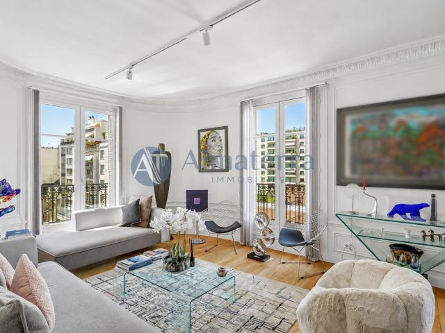 4P Rue Jean de la Fontaine 106m2