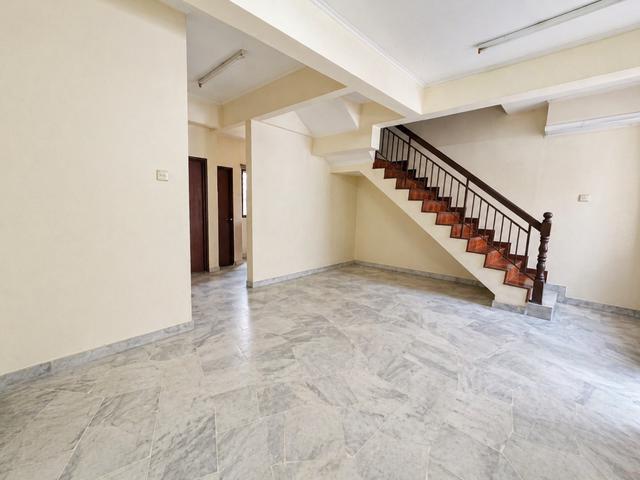 4R3B BASIC UNIT Good Condition Freehold Putra Bahagia Putra Height