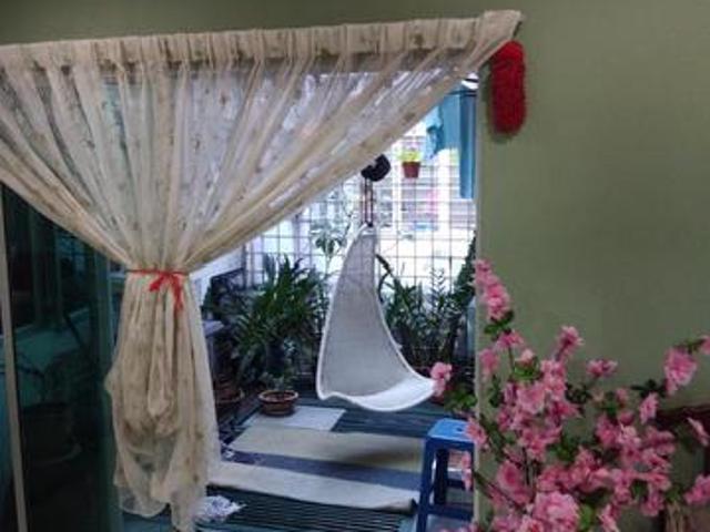 4th floor walk up apartment in tmn bukit ria tmn pertama for sale