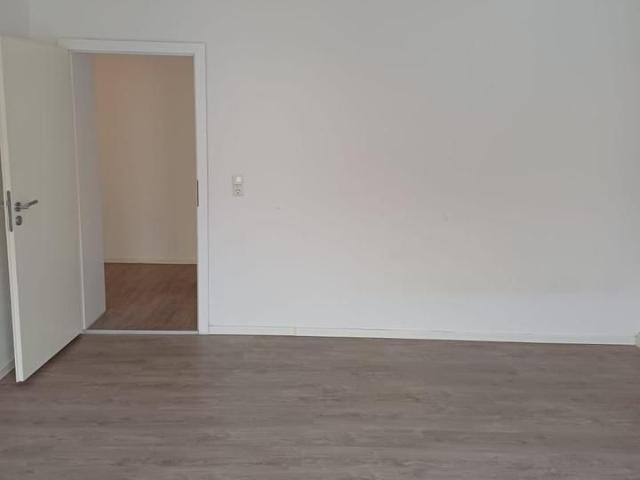 4ZKB Alles NEU Balkon 100m2 Stadt Kassel Garten UNINÄHE