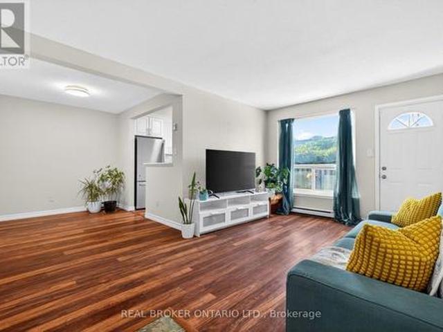 53 401 Wentworth Street W, Oshawa, ON, L1J 6J1 townhouse for sale | Listing ID E13242 | Royal LePage