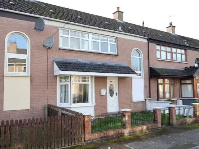 53 Woodland Walk