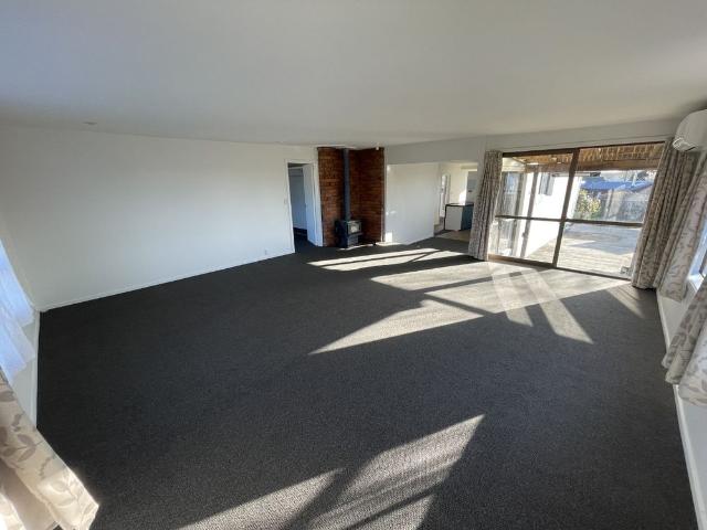 53 Batten Grove, Pines Beach