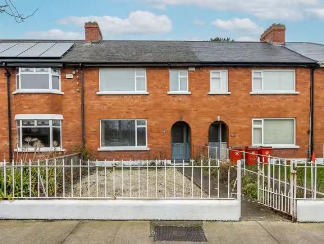 53 Dunluce Road, Clontarf, Dublin 3, D03F795 is for sale