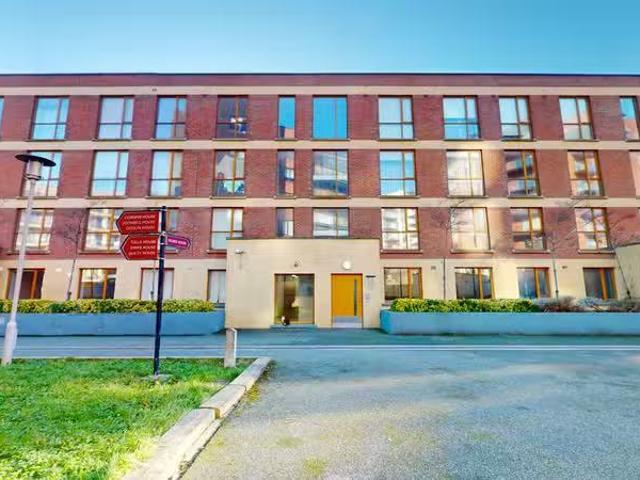 53 Kilkee House, malahide Road, Malahide, Co. Dublin, D17KN63.