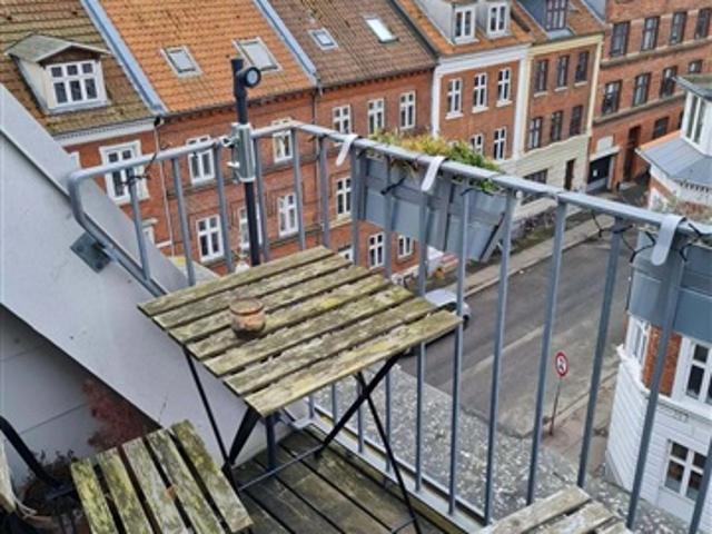 53 m2 lejlighed med altan/terrasse, Aarhus C, Aarhus