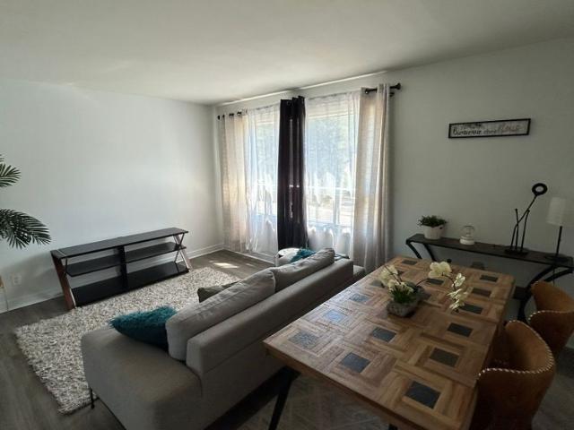 53 Rue Saint François Gatineau, QC J9A 1B3, Canada