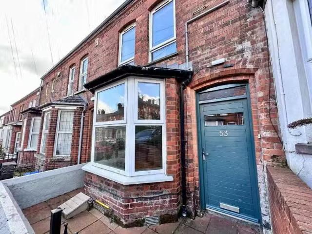 53 Sandhurst Gardens