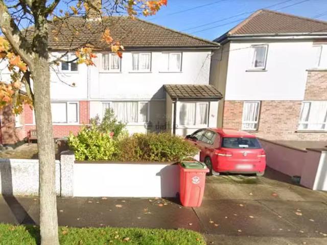 53 Shanowen Grove, Santry, Dublin 9 is for rent