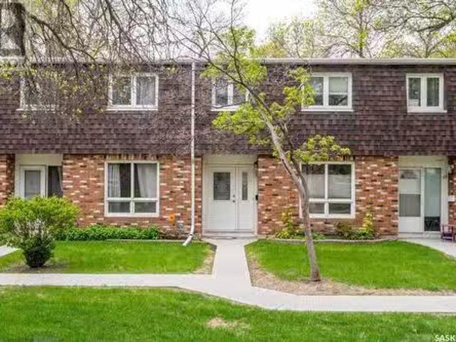53 Spruceview Road, Regina, SK, S4R 0E1 townhouse for sale.