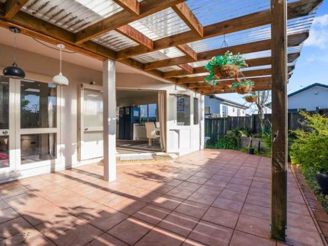 53a Fields Parade, Oteha, North Shore City