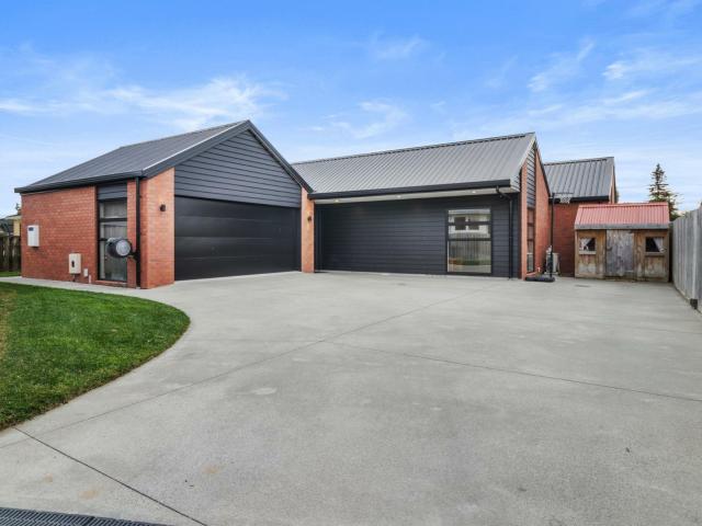 53b Byron Street, in the city: Waipa, city area: Cambridge, price: latitude: 37.9033, longitude: 175.4759