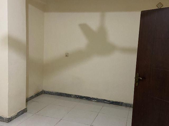 500 Ft² Flat for Rent
