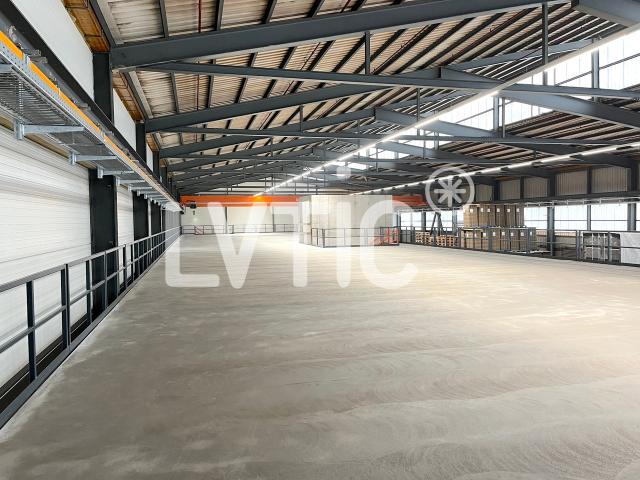 1 000 m2 Lagerfläche zu vermieten in Orbe