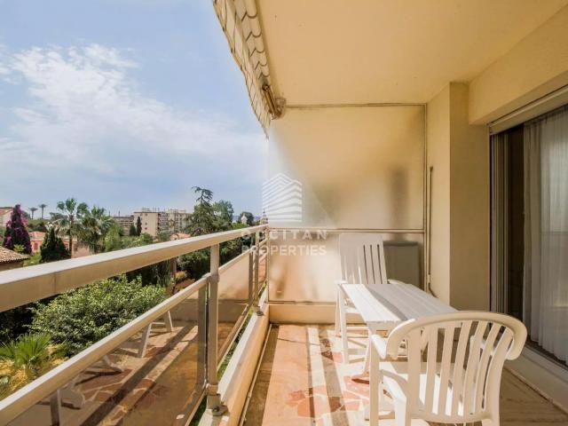 500 mètres Croisette Standing Grande terrasse d'angle. 72m² Cannes