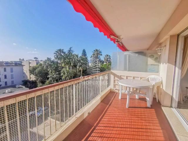 500 mètres de la Croisette Sud Calme Basse Californie. 70m² Cannes