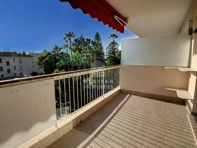 500 mètres de la Croisette Sud Calme Etage élevé 70m² Cannes