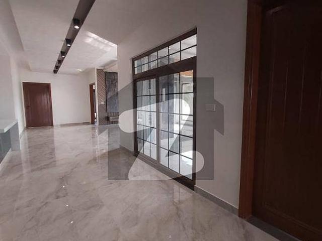 500 Square Yard Luxury Villa For Sale Precinct 17, Near Ali Villa, Bahria Town Karachi