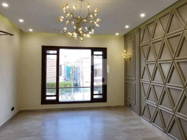 500 Square Yards House In DHA Defence Of Karachi Is Available For sale